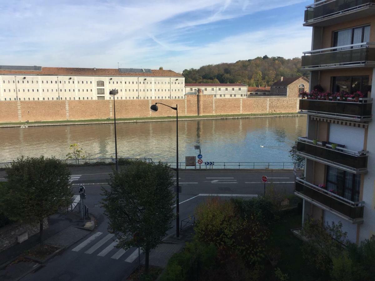 Grand Appartement A Louer Vue Sur Seine Melun Exterior foto